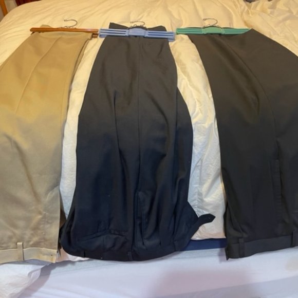 7 Man's Nice Pants Bulk Buy - Most are Dress Pants Most size 32/30 and 30/30